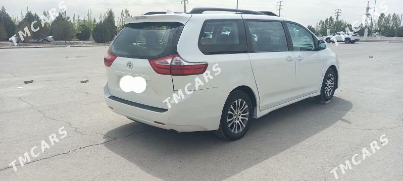 Toyota Sienna 2019 - 405 000 TMT - Daşoguz - img 7