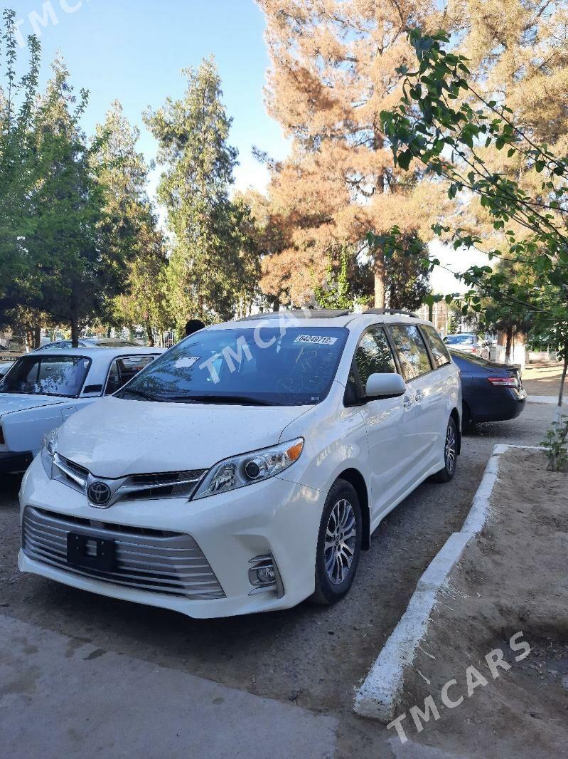 Toyota Sienna 2019 - 480 000 TMT - Мары - img 2