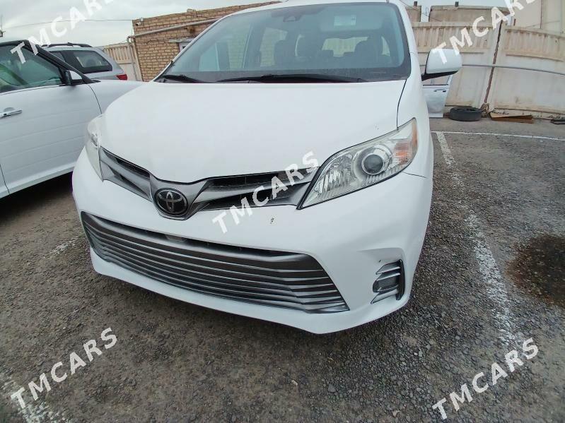 Toyota Sienna 2018 - 330 000 TMT - Мары - img 2