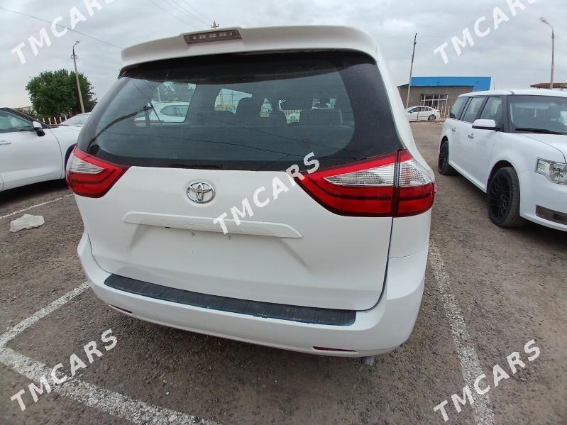 Toyota Sienna 2018 - 330 000 TMT - Мары - img 6