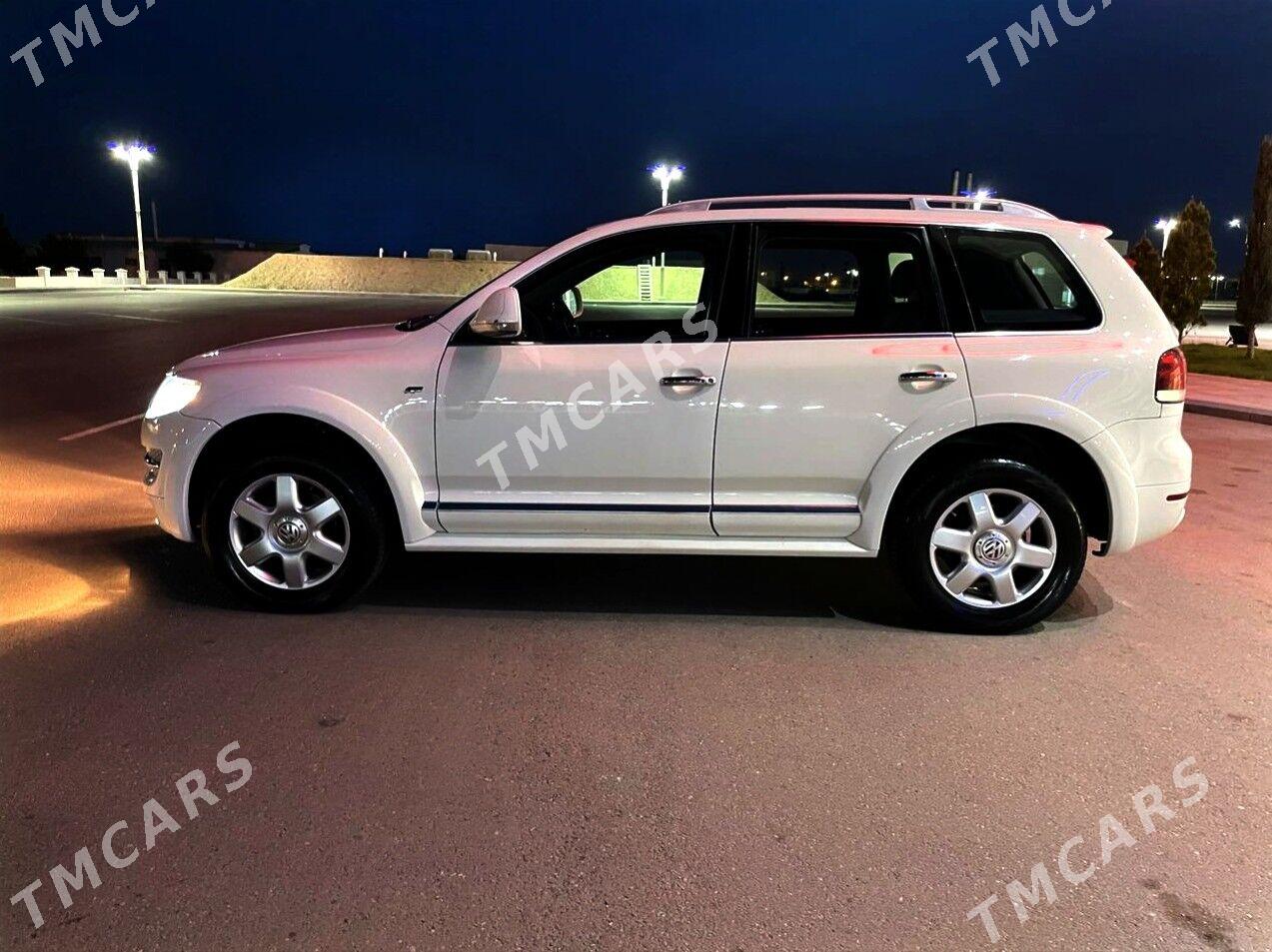 Volkswagen Touareg 2010 - 345 000 TMT - Балканабат - img 3