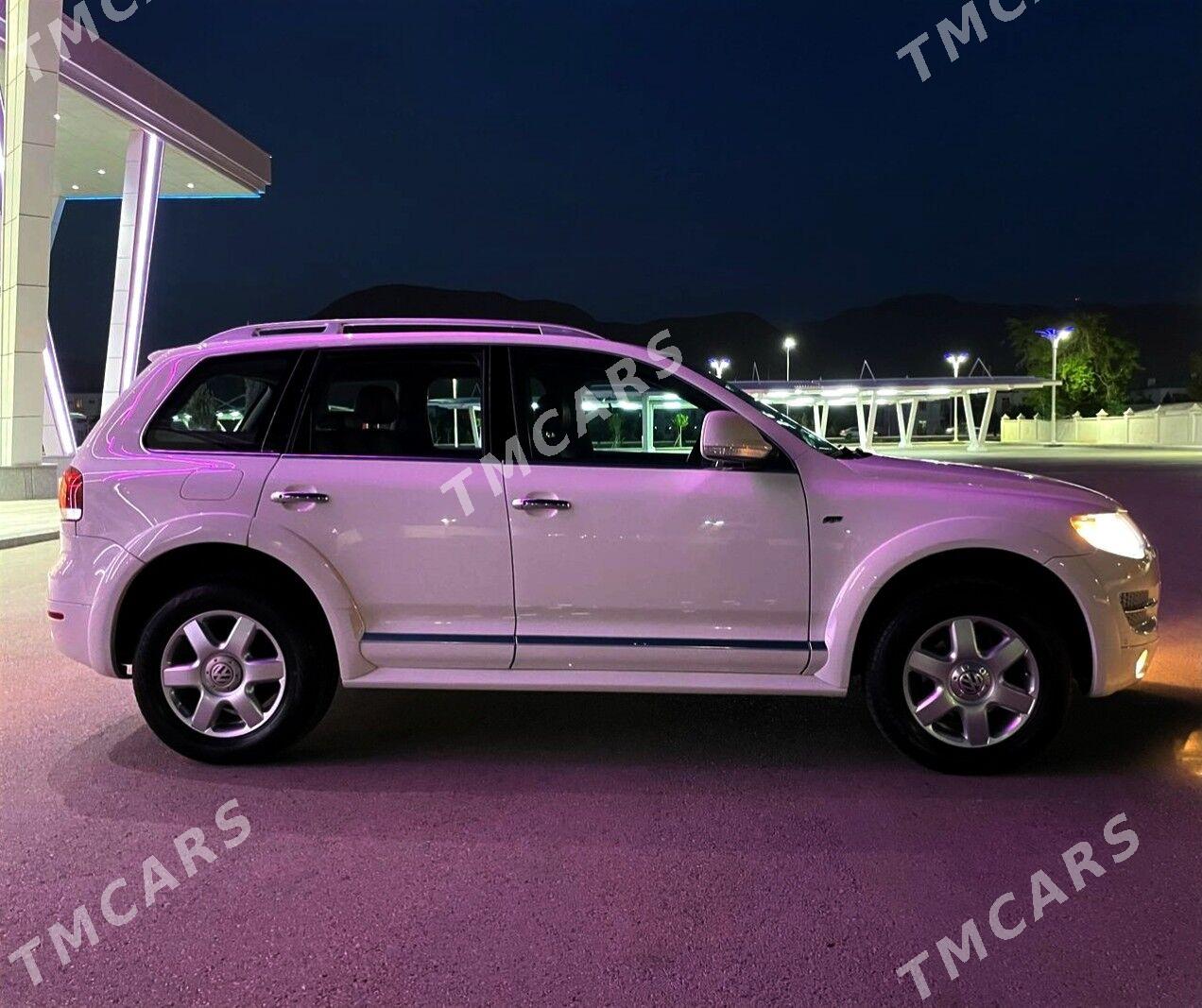 Volkswagen Touareg 2010 - 345 000 TMT - Балканабат - img 4