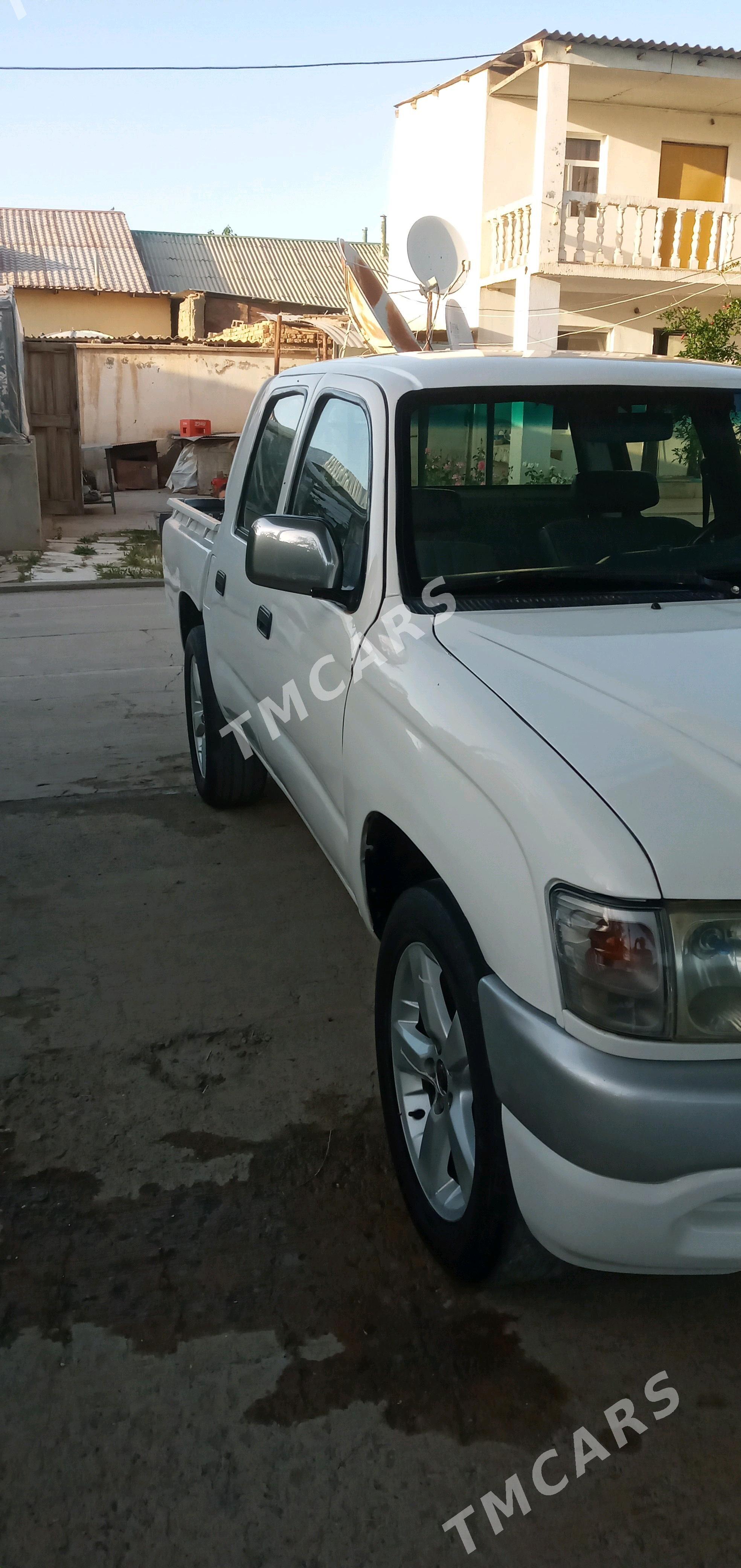 Toyota Hilux 2004 - 105 000 TMT - Ашхабад - img 3