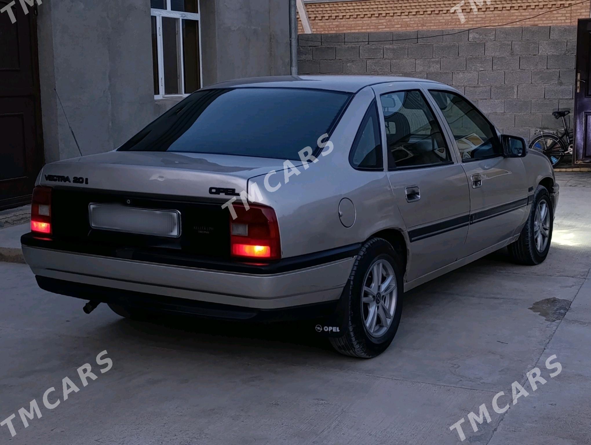 Opel Vectra 1991 - 33 000 TMT - Бахарден - img 4