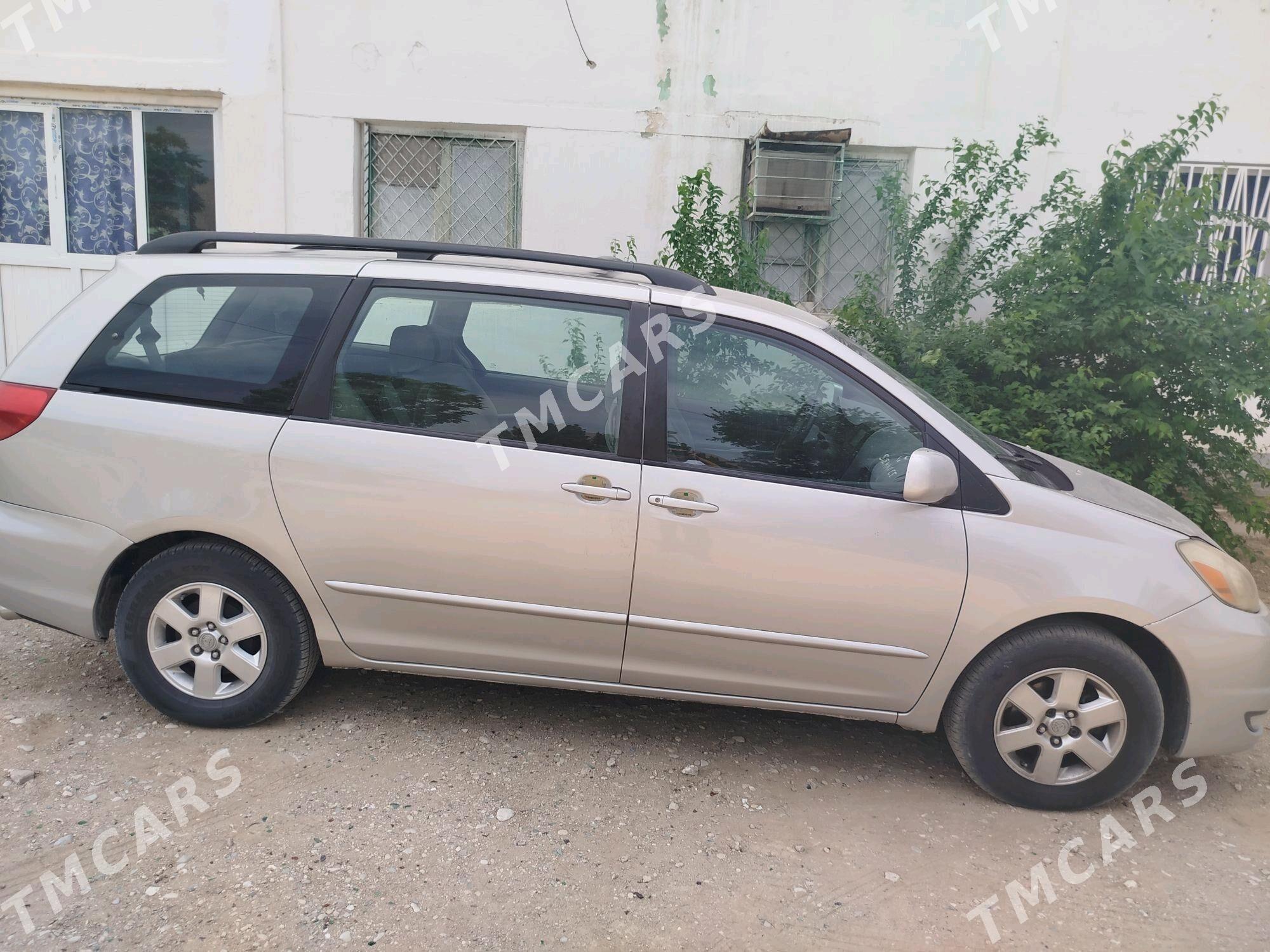 Toyota Sienna 2004 - 180 000 TMT - Балканабат - img 4