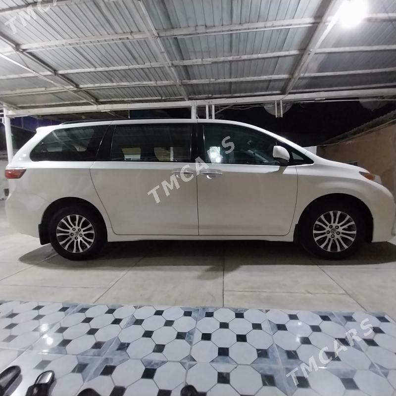 Toyota Sienna 2018 - 390 000 TMT - Gökdepe - img 2