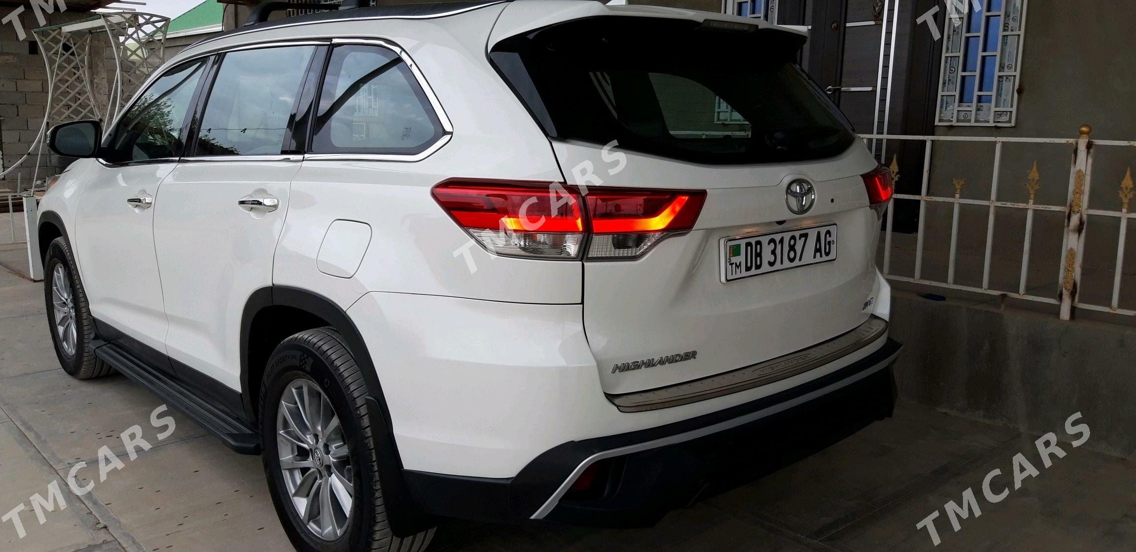 Toyota Highlander 2019 - 560 000 TMT - Gökdepe - img 2