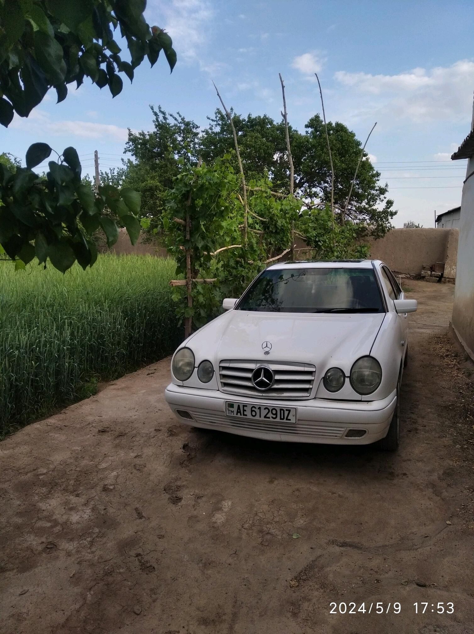 Mercedes-Benz E320 1997 - 50 000 TMT - Дашогуз - img 7