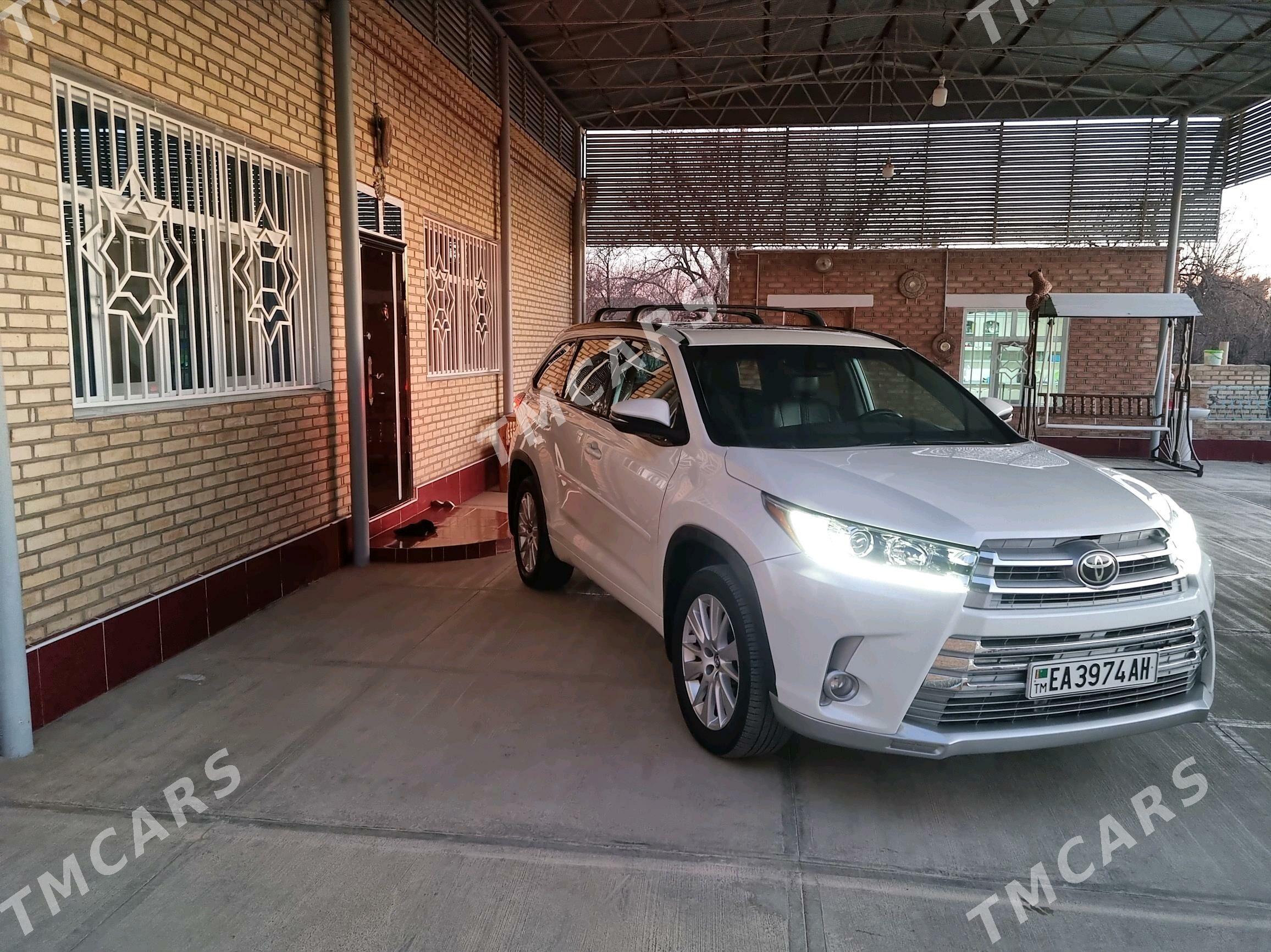 Toyota Highlander 2019 - 395 000 TMT - Бахарден - img 9