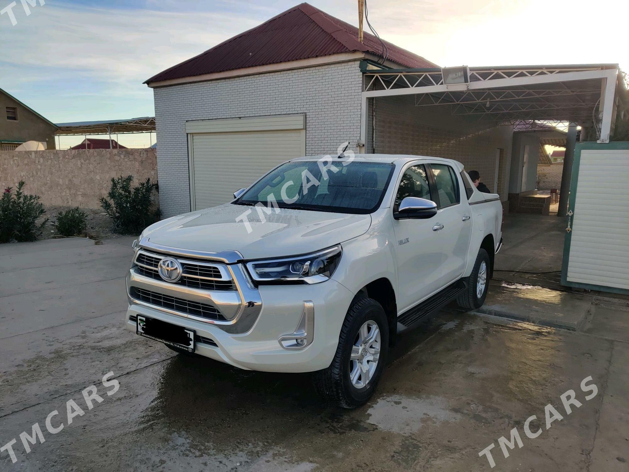 Toyota Hilux 2021 - 600 000 TMT - Балканабат - img 3