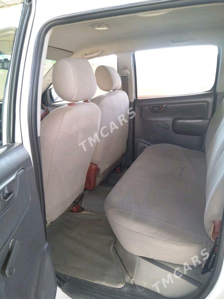 Toyota Hilux 2012 - 300 000 TMT - Jebel - img 2