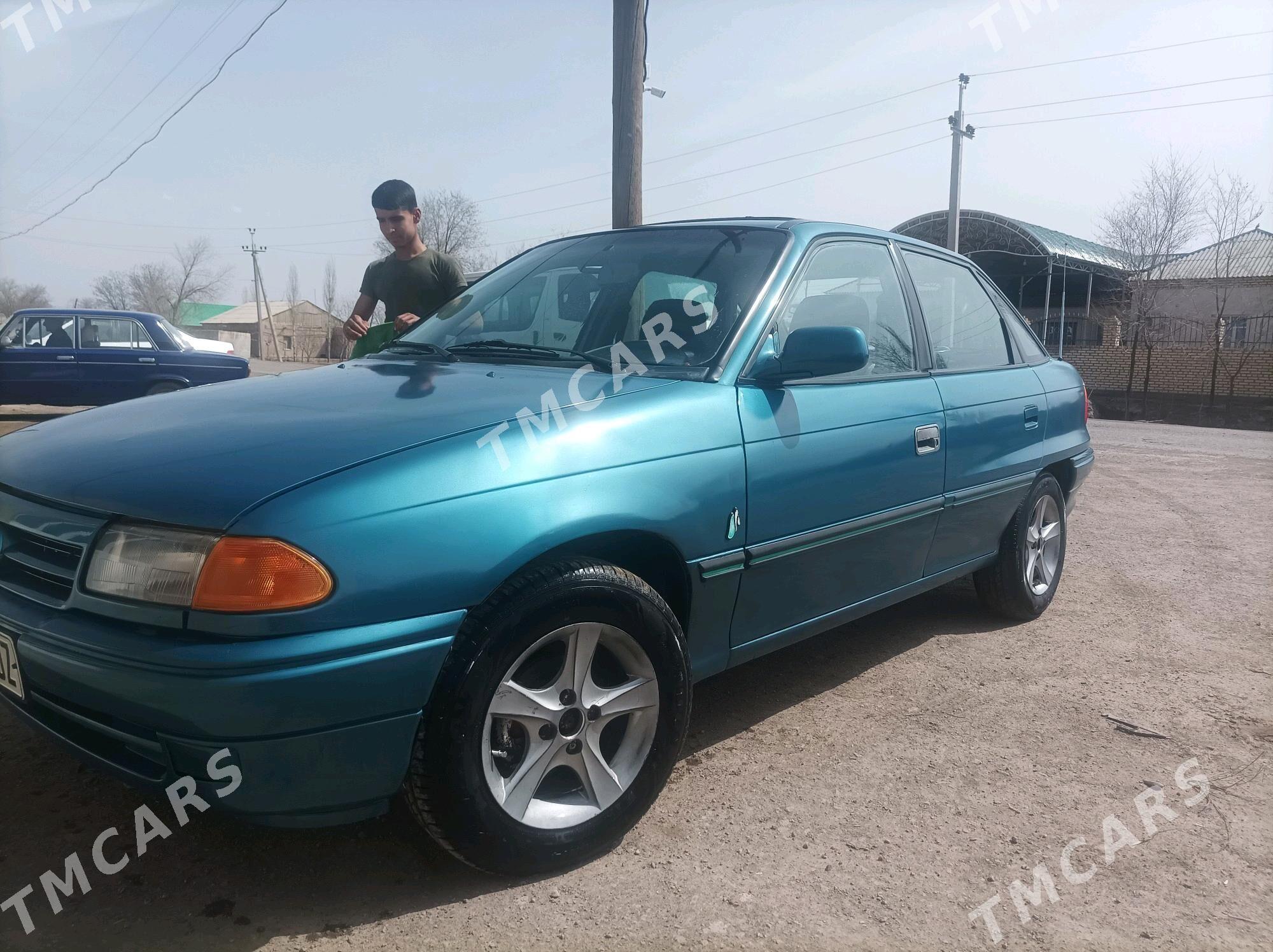 Opel Astra 1993 - 35 000 TMT - Гурбансолтан Едже - img 4