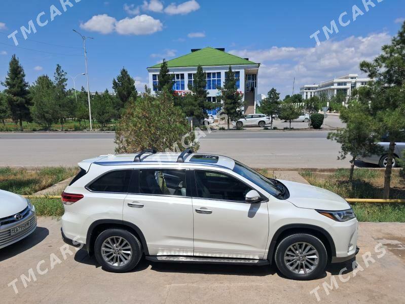 Toyota Highlander 2018 - 440 000 TMT - Мары - img 2