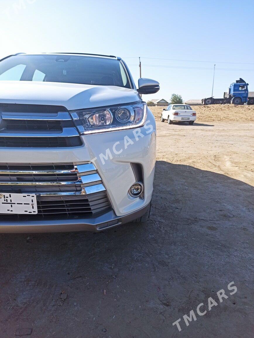 Toyota Highlander 2019 - 550 000 TMT - Мары - img 2