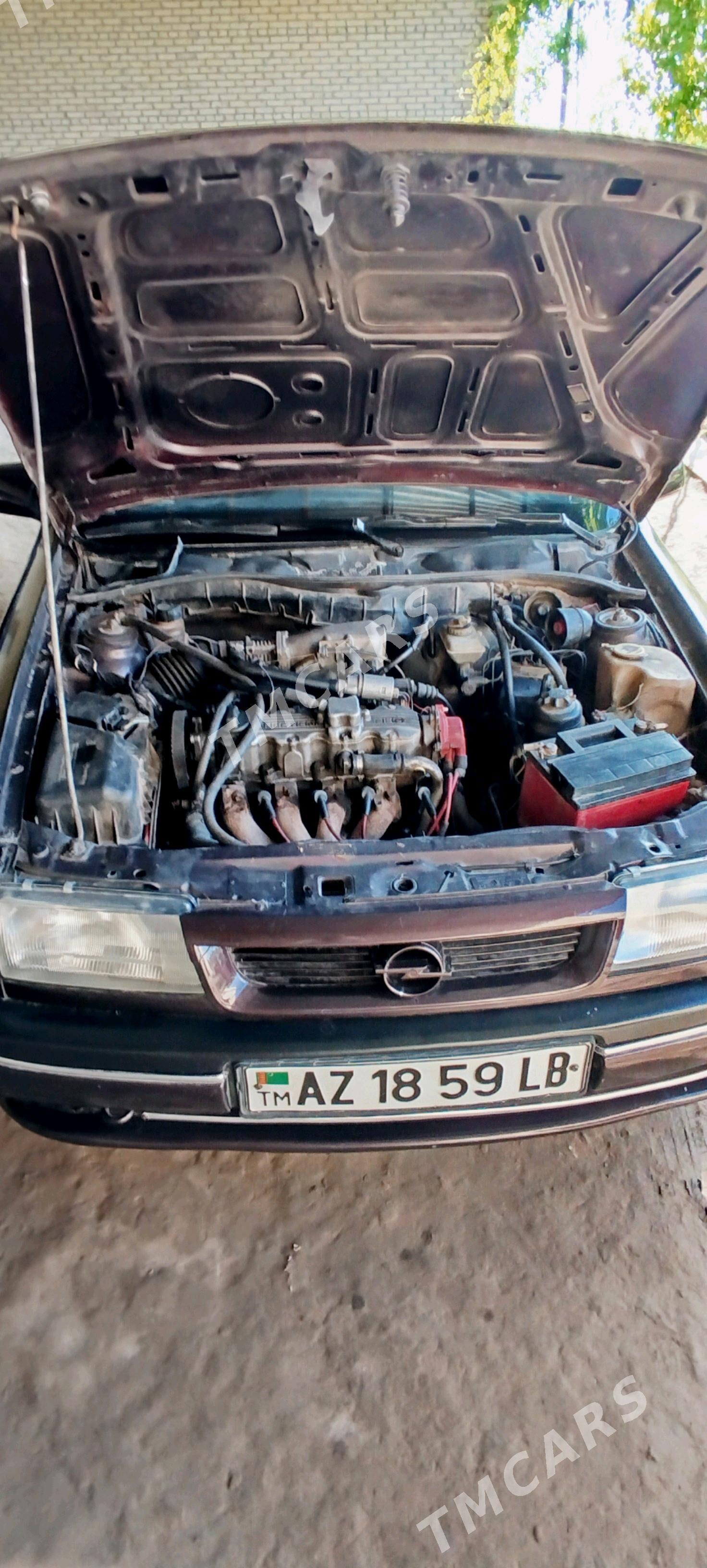 Opel Vectra 1993 - 27 000 TMT - Сакар - img 2