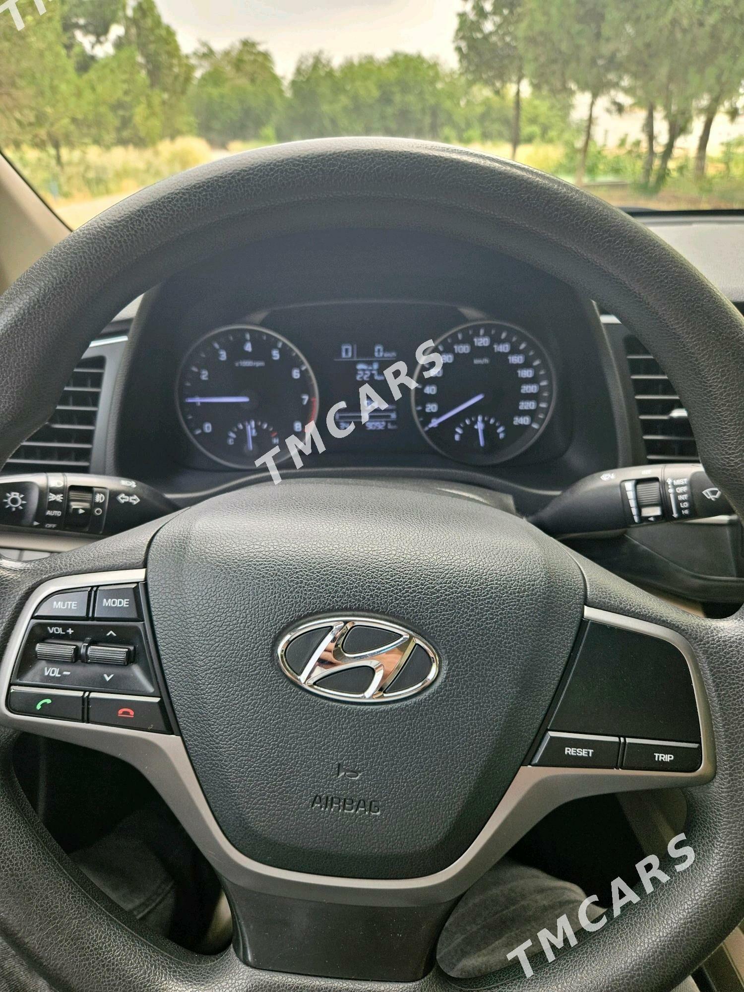 Hyundai Elantra 2017 - 230 000 TMT - Aşgabat - img 8