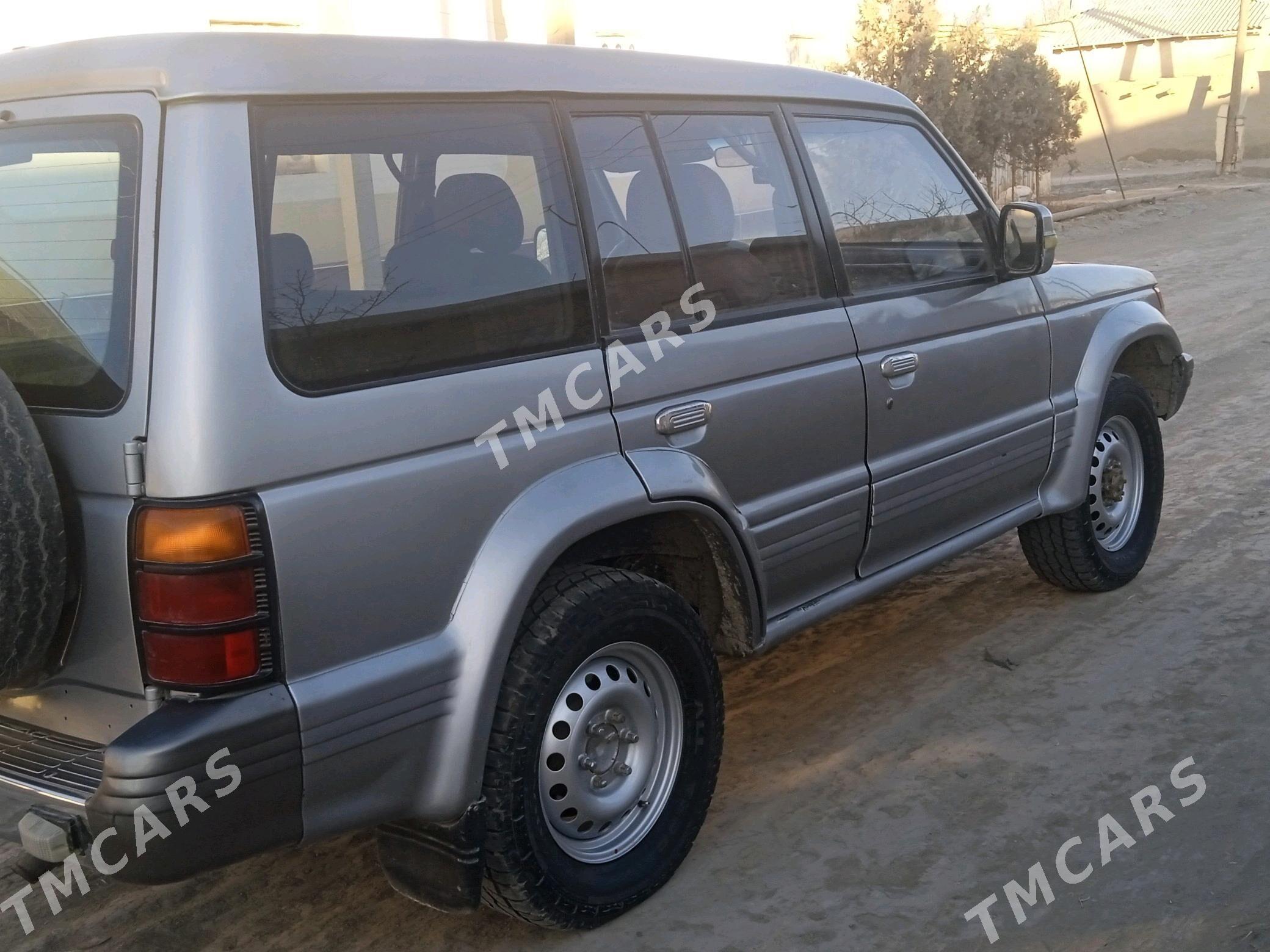 Mitsubishi Montero 1993 - 40 000 TMT - Köneürgenç - img 4