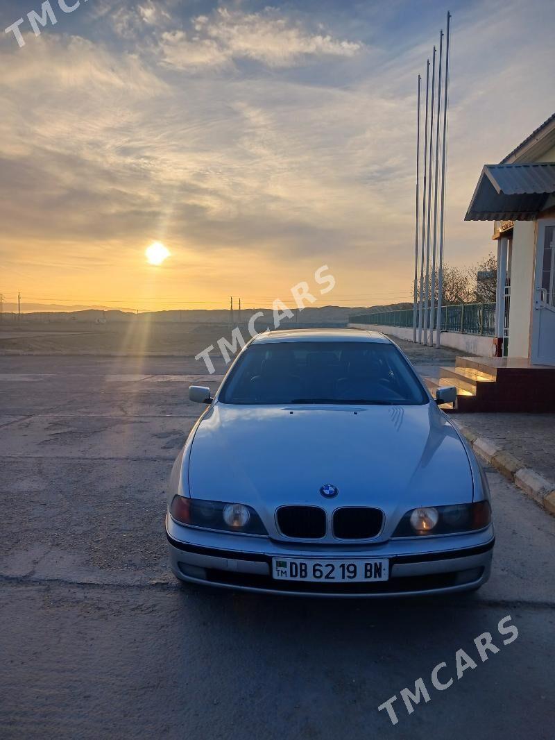 BMW E39 2000 - 93 000 TMT - Балканабат - img 2