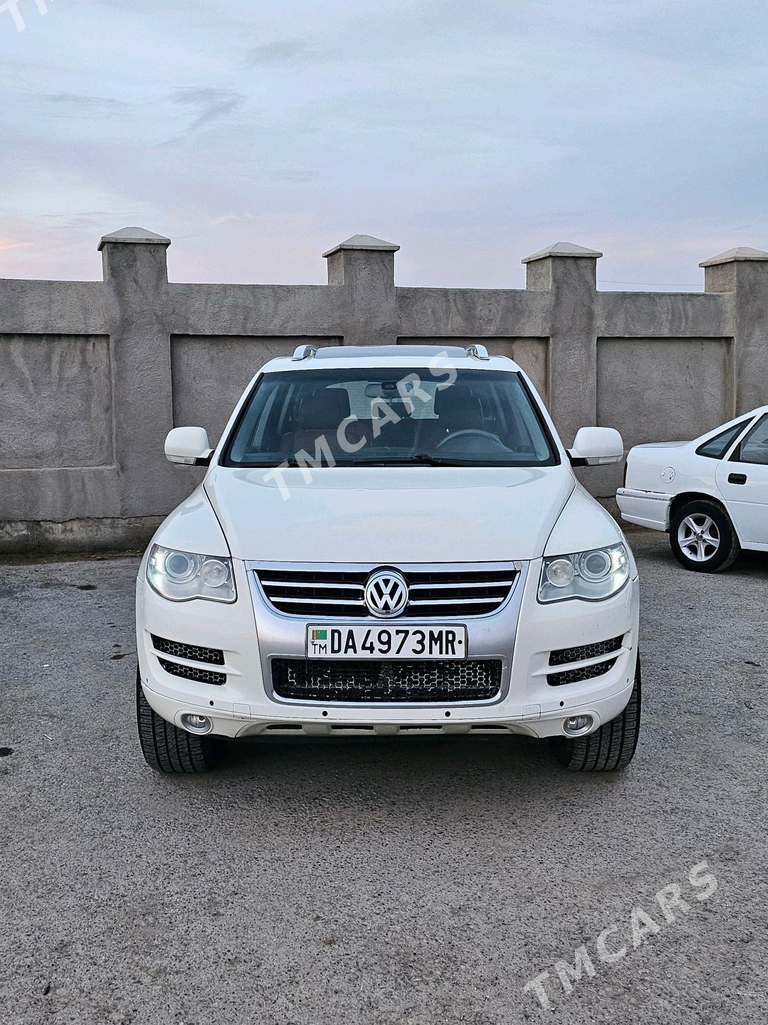 Volkswagen Touareg 2009 - 180 000 TMT - Мары - img 8