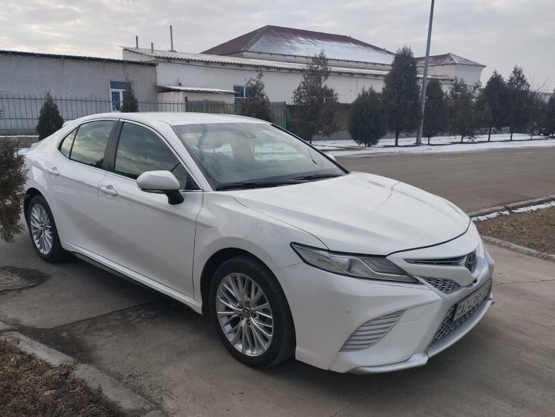 Toyota Camry 2018 - 250 000 TMT - Дашогуз - img 3