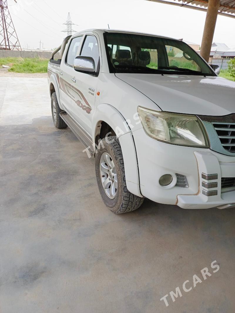 Toyota Hilux 2012 - 280 000 TMT - Ёлётен - img 2