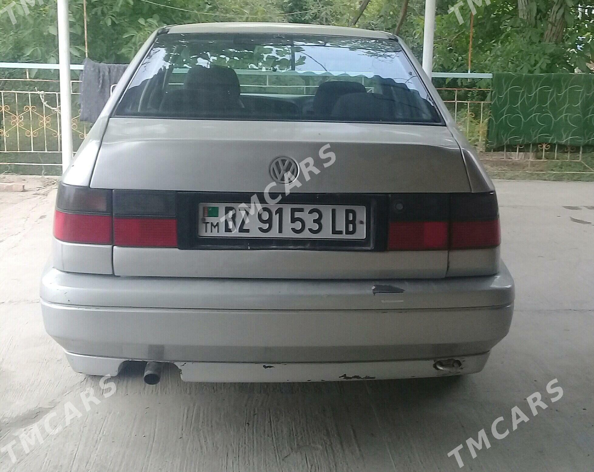 Volkswagen Jetta 1995 - 40 000 TMT - Саят - img 3