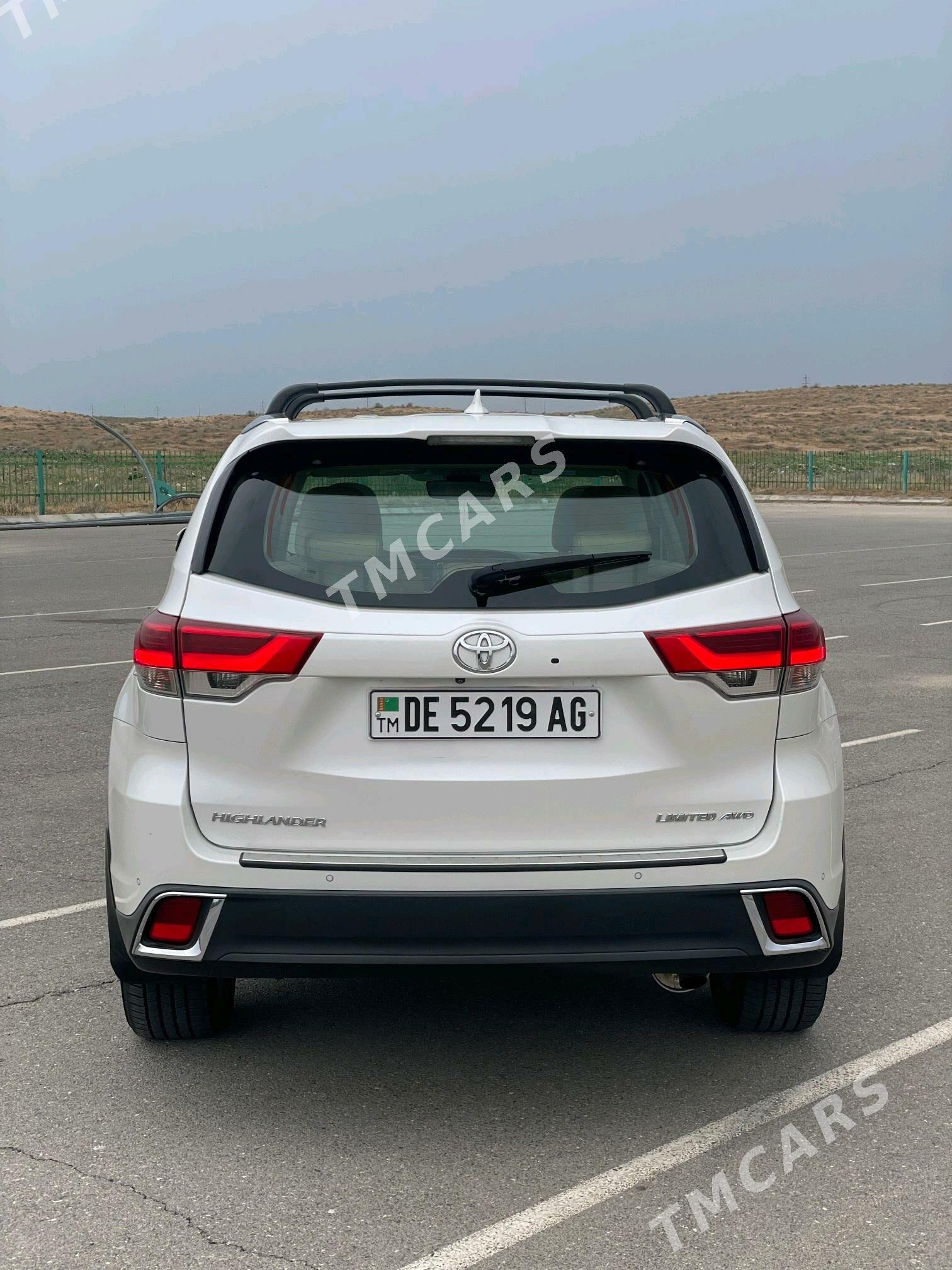 Toyota Highlander 2018 - 680 000 TMT - Aşgabat - img 4