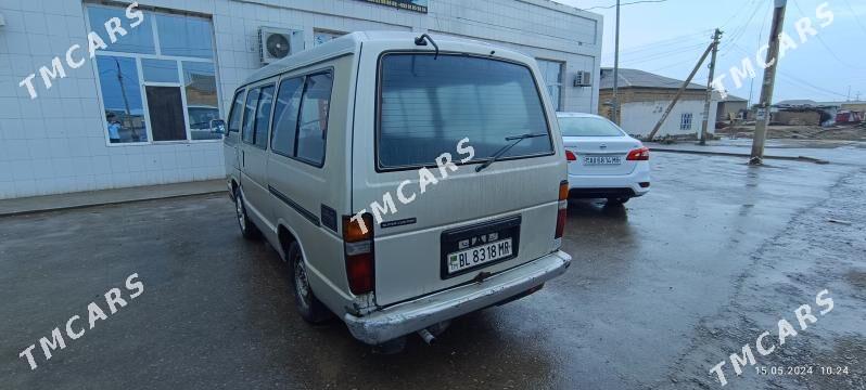 Toyota Hiace 1988 - 36 000 TMT - Векильбазар - img 3