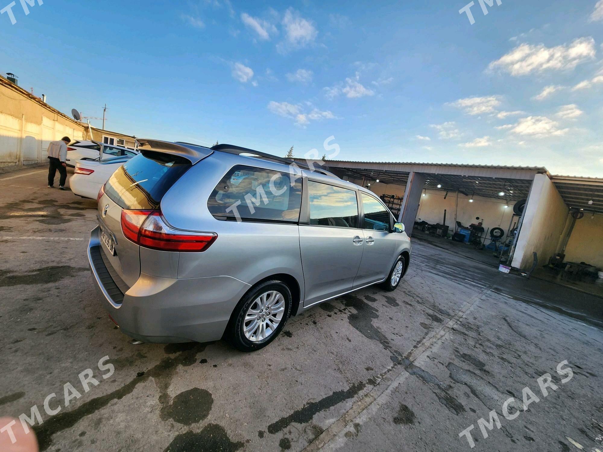 Toyota Sienna 2015 - 332 000 TMT - Türkmenbaşy - img 2