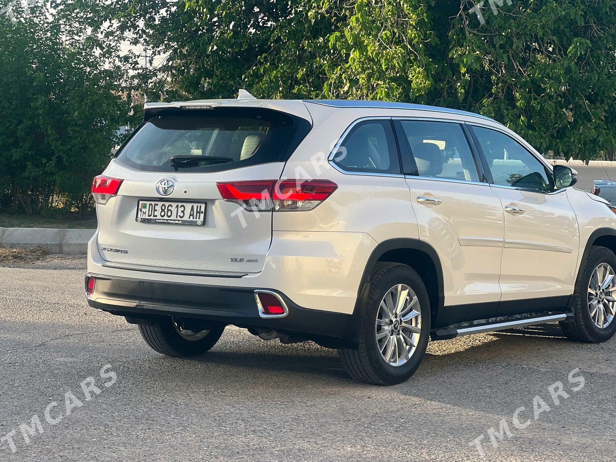 Toyota Highlander 2019 - 540 000 TMT - Кëши - img 5