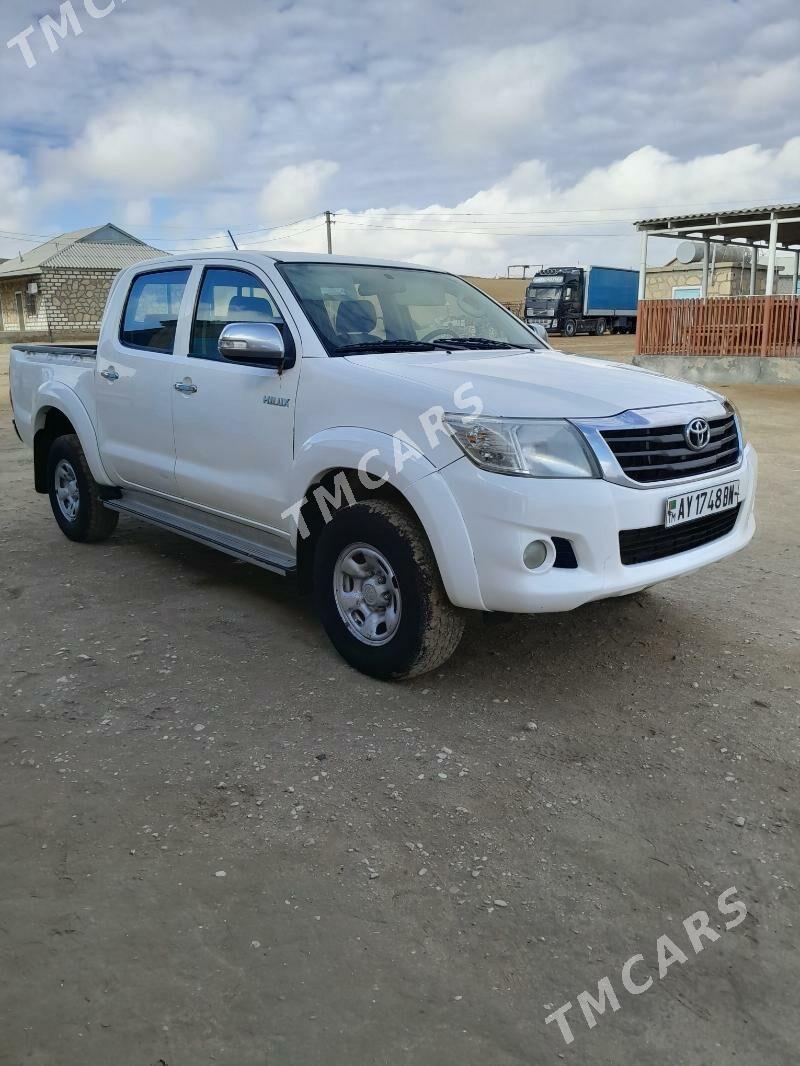 Toyota Hilux 2013 - 280 000 TMT - Esenguly - img 6