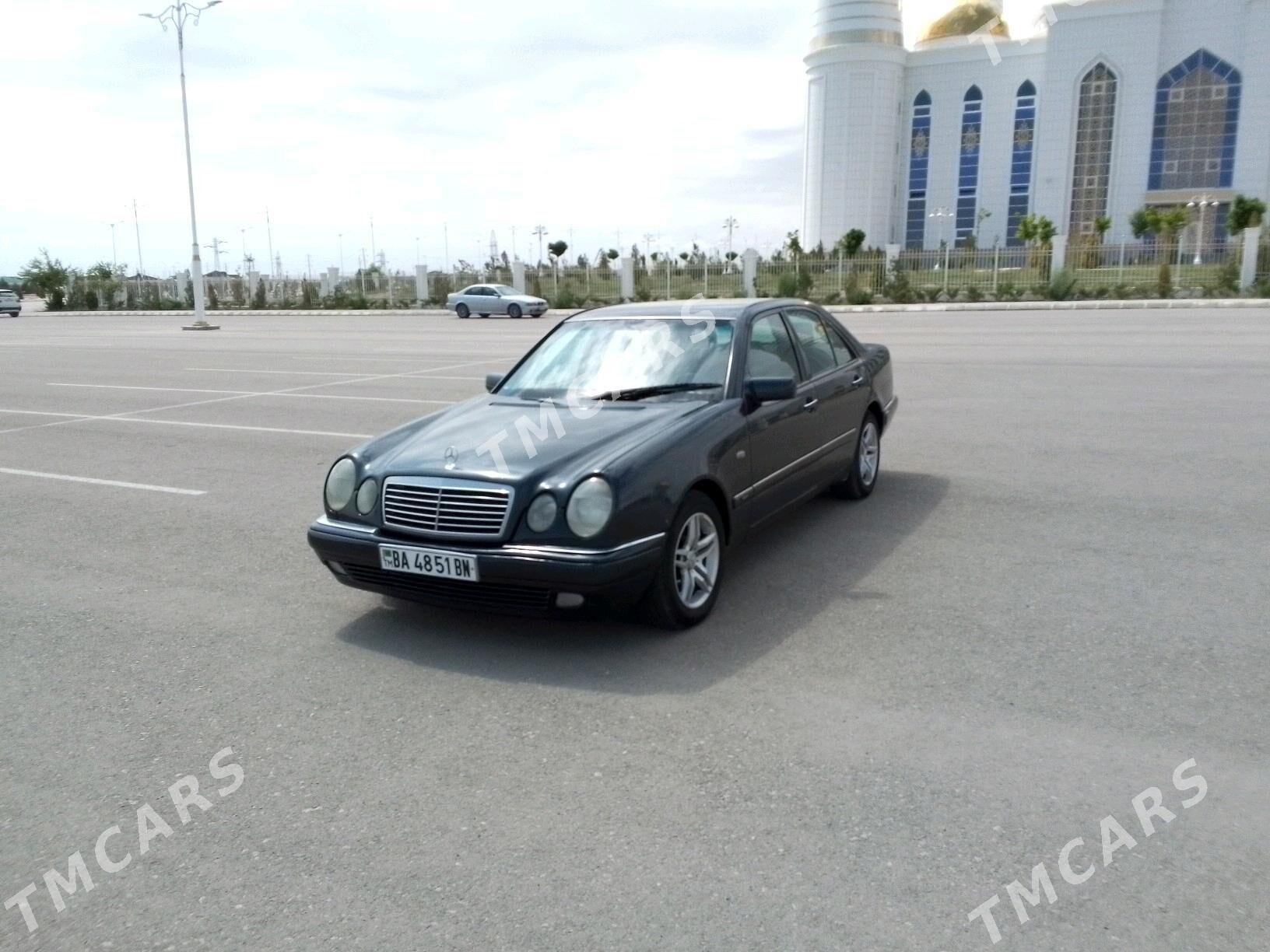 Mercedes-Benz E320 1996 - 58 000 TMT - Балканабат - img 2