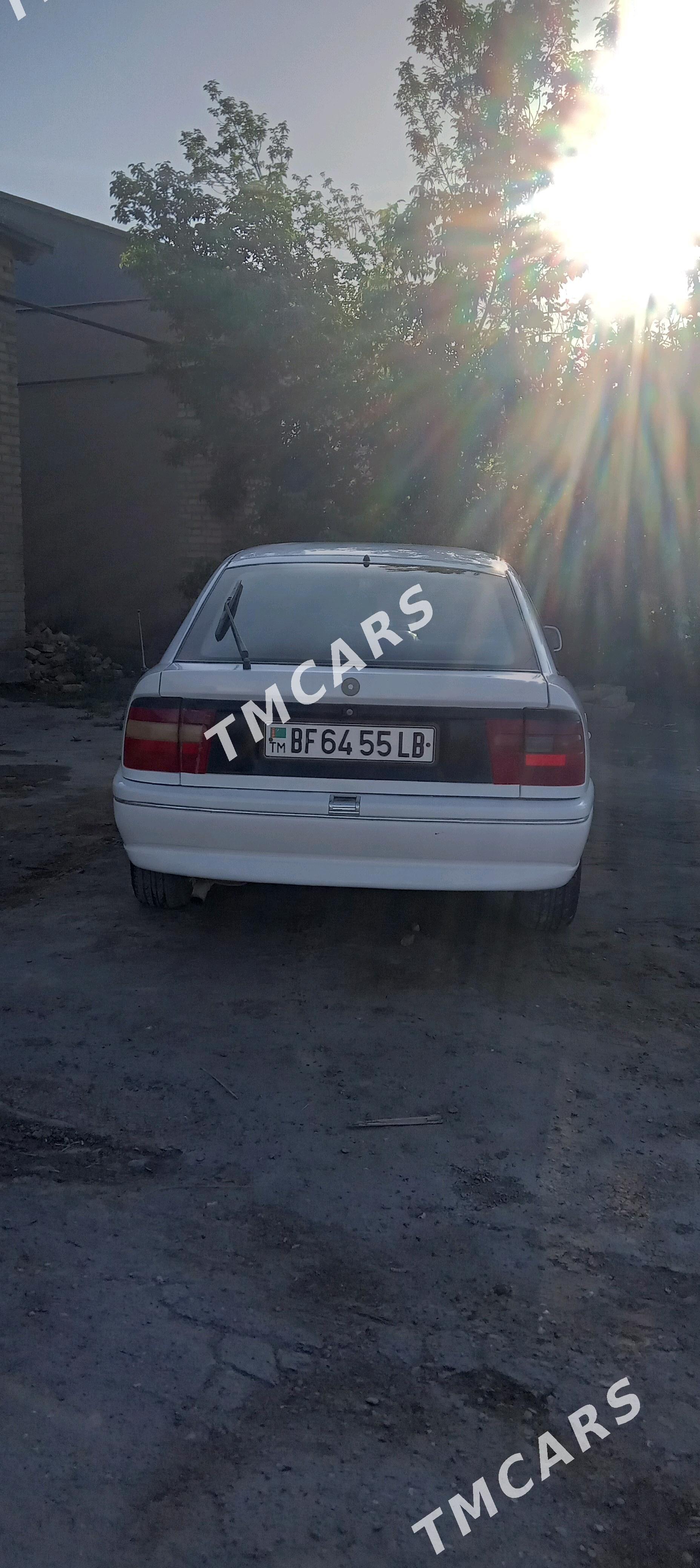 Opel Vectra 1995 - 20 000 TMT - Халач - img 4
