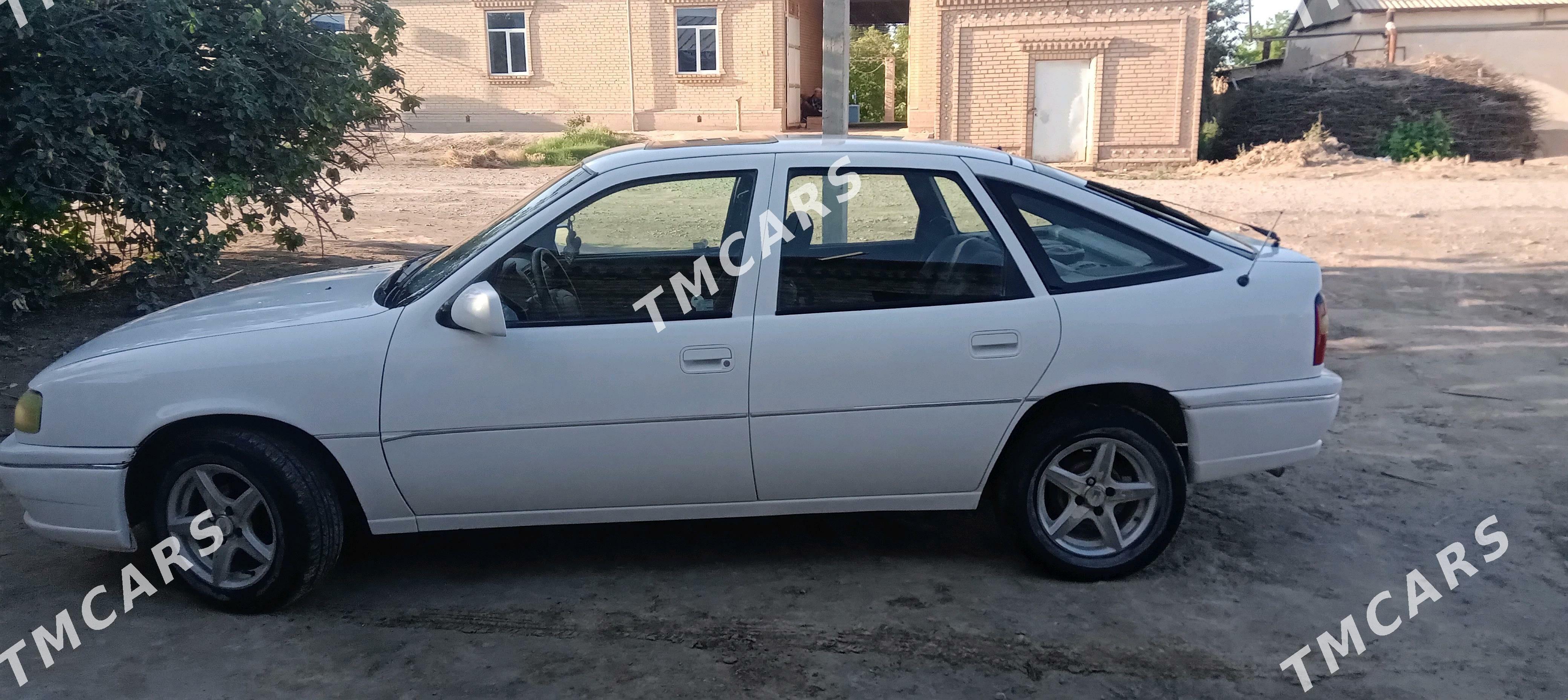 Opel Vectra 1995 - 20 000 TMT - Халач - img 5