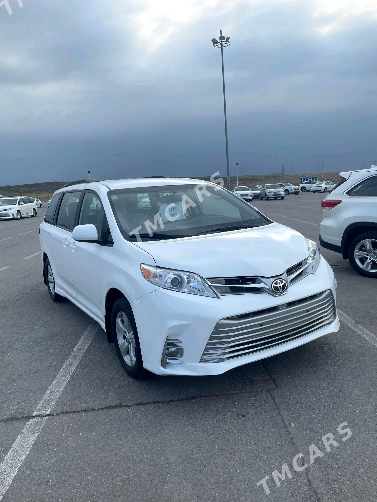 Toyota Sienna 2019 - 358 000 TMT - Ашхабад - img 3