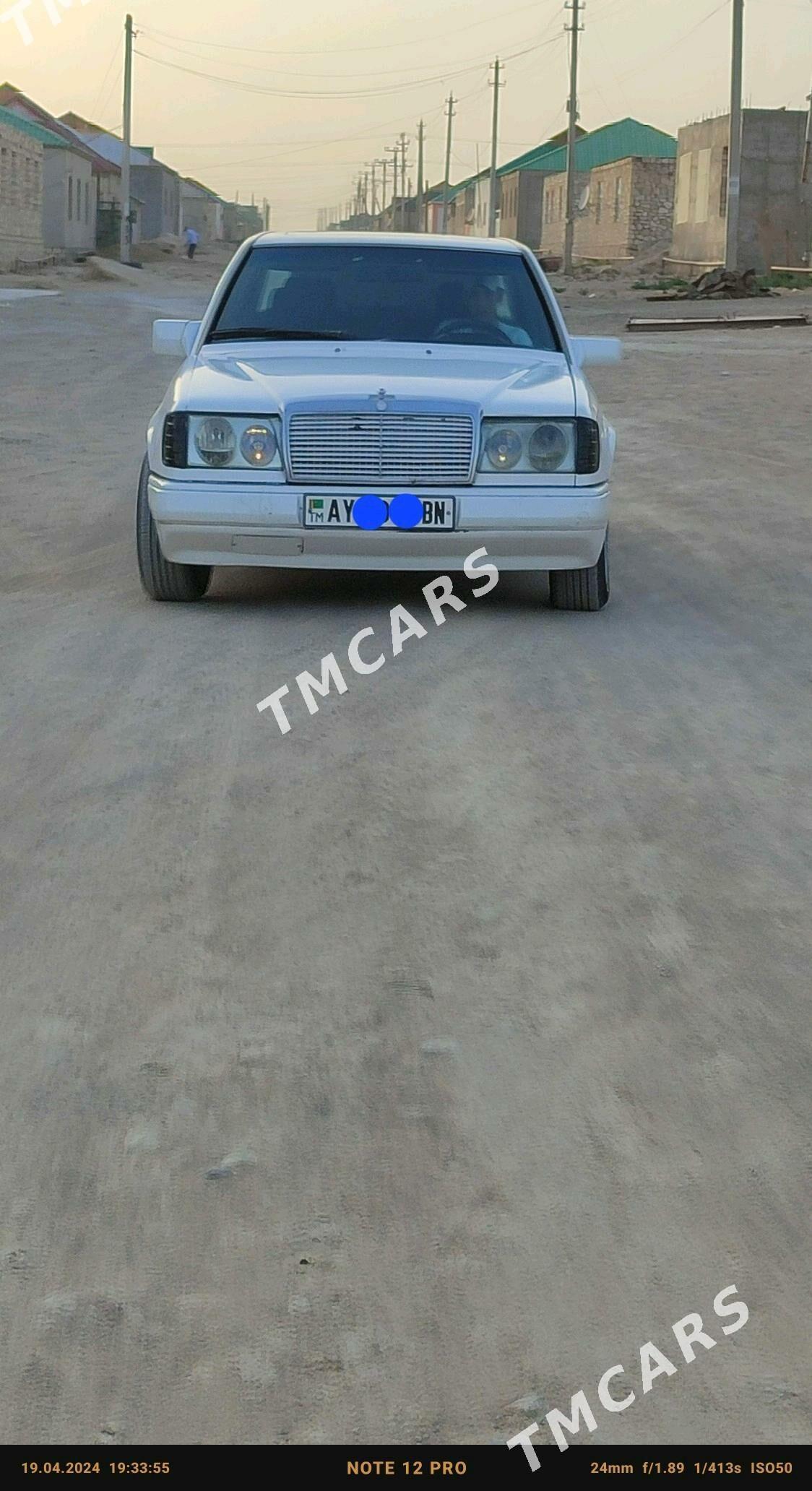 Mercedes-Benz E280 1991 - 20 000 TMT - Türkmenbaşy - img 8