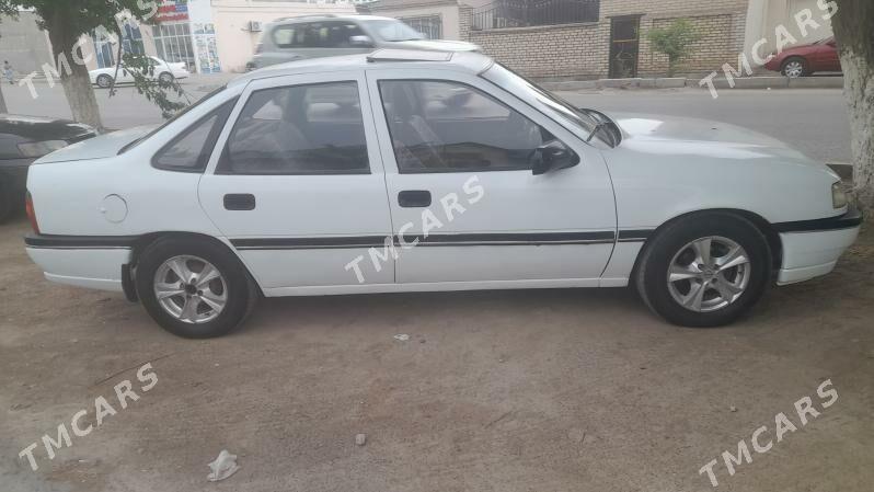 Opel Astra 1992 - 22 000 TMT - Сакар - img 3