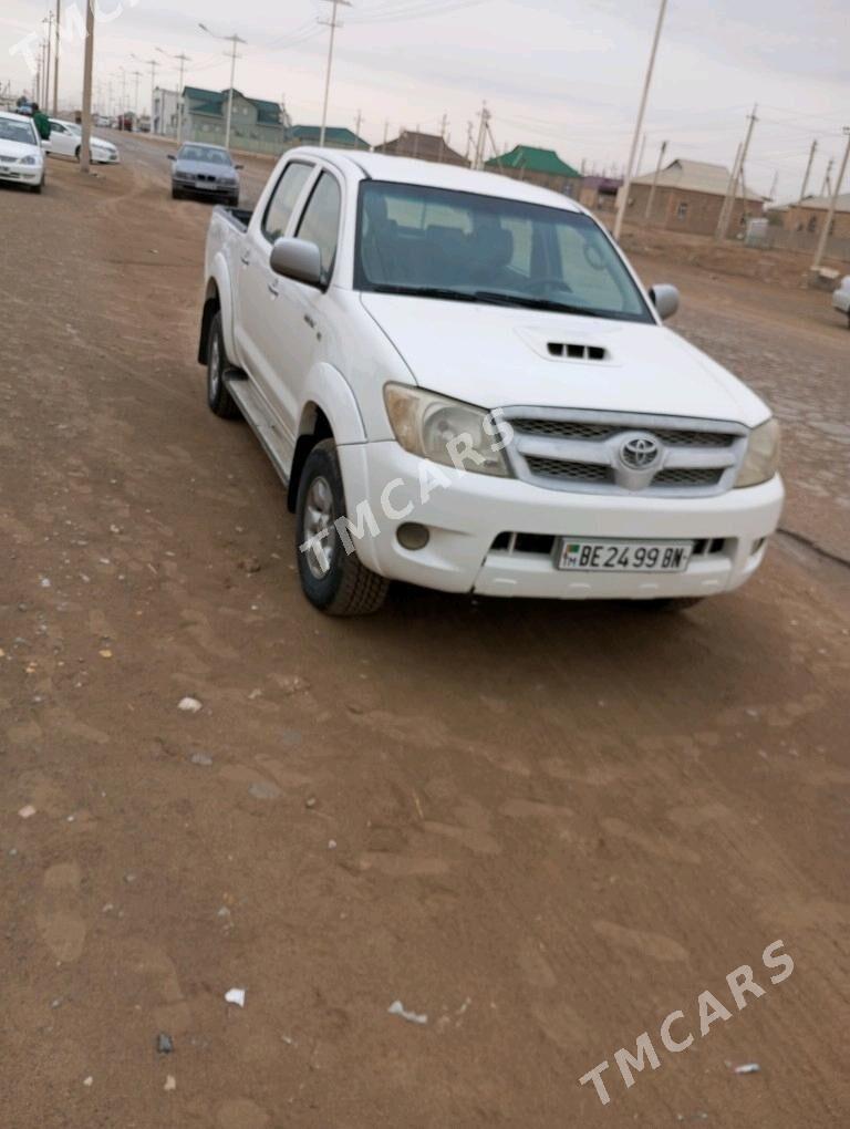 Toyota Hilux 2007 - 160 000 TMT - Esenguly - img 2