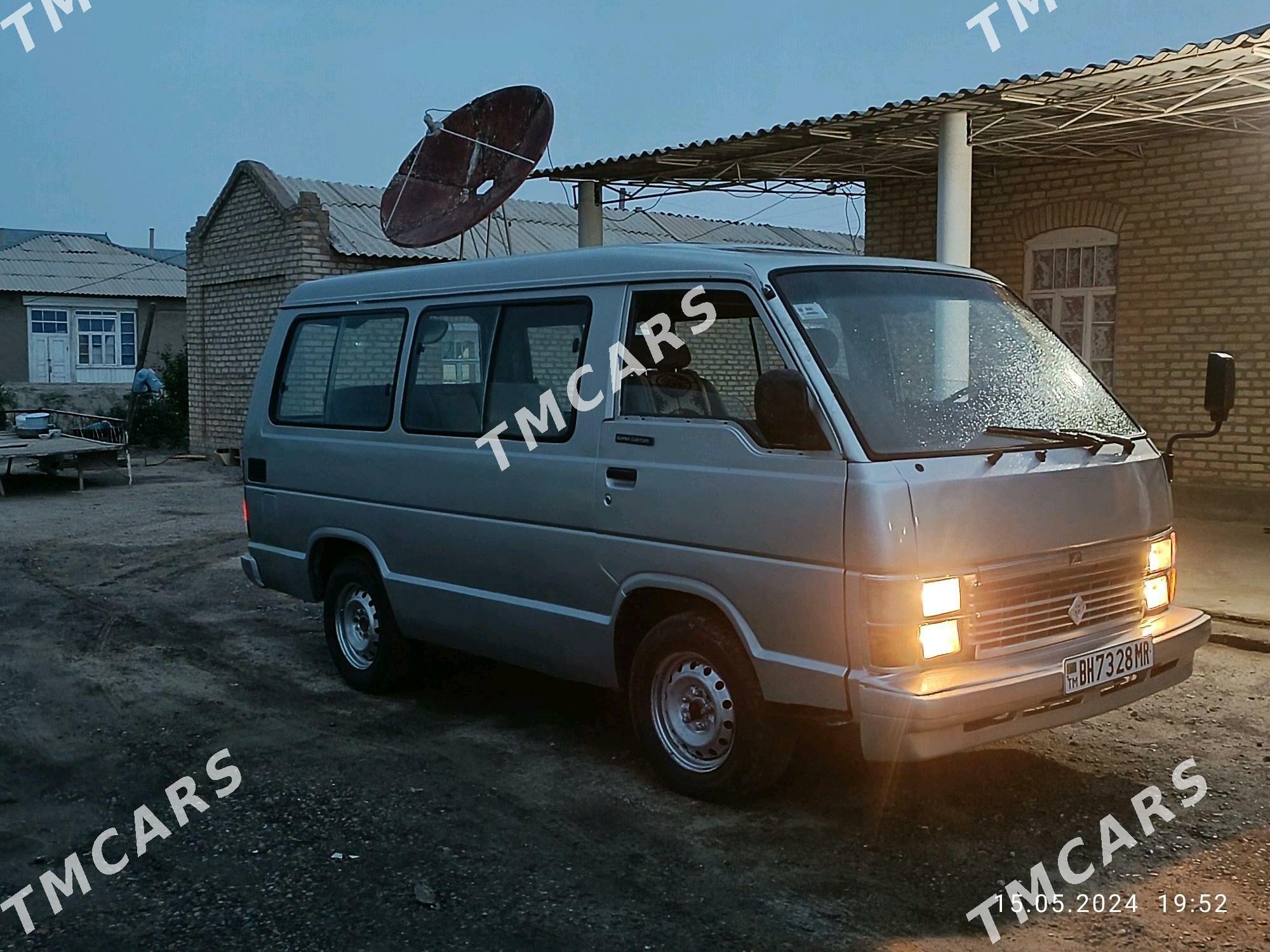 Toyota Hiace 1987 - 40 000 TMT - Мары - img 6