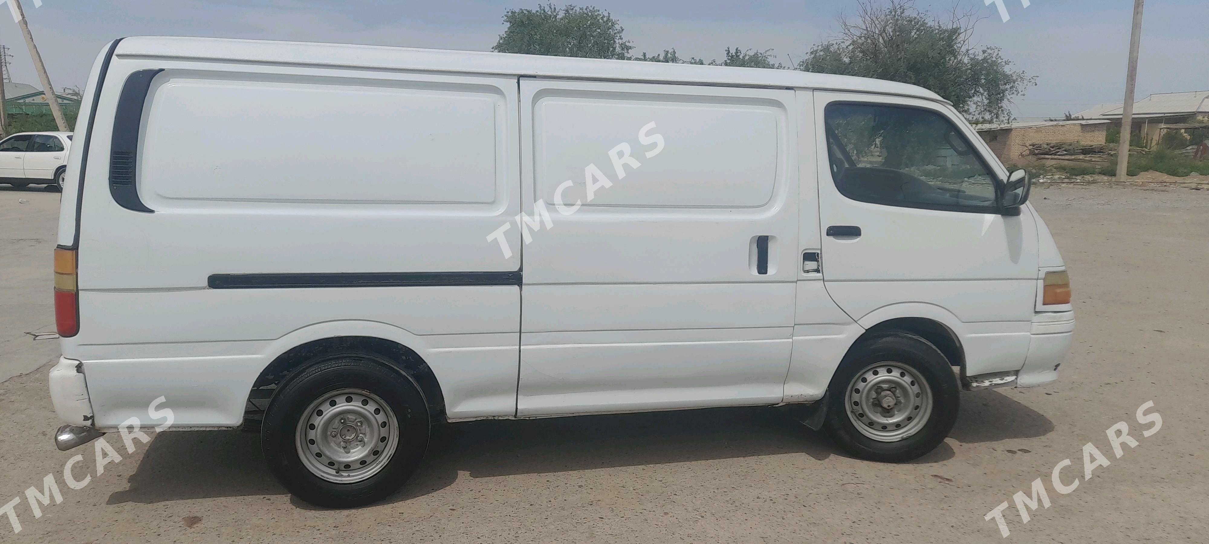 Toyota Hiace 2002 - 75 000 TMT - Мары | TMCARS