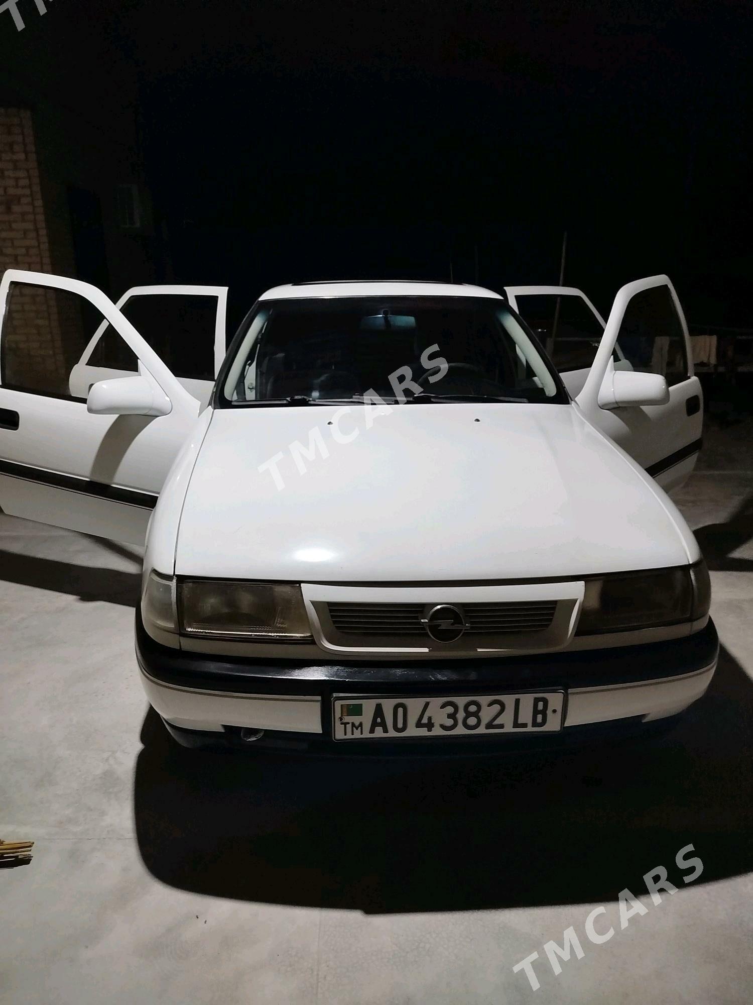 Opel Vectra 1992 - 30 000 TMT - Sakar - img 4