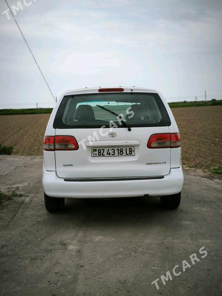 Toyota Sienna 2002 - 105 000 TMT - Дянев - img 3