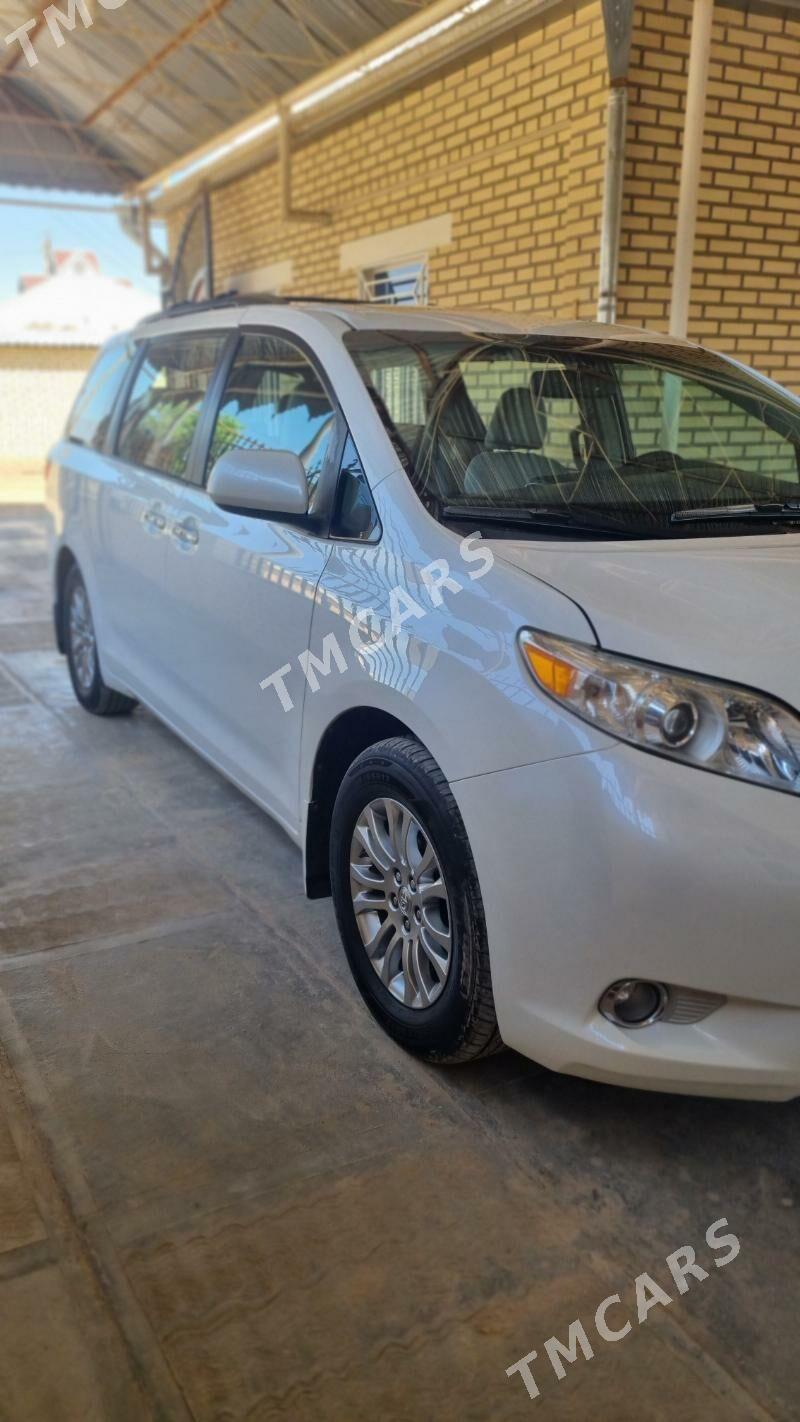 Toyota Sienna 2016 - 400 000 TMT - Байрамали - img 2