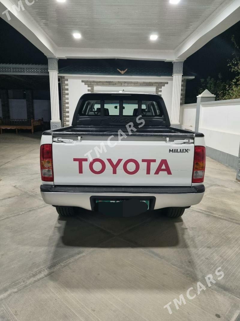 Toyota Hilux 2011 - 290 000 TMT - Balkanabat - img 4