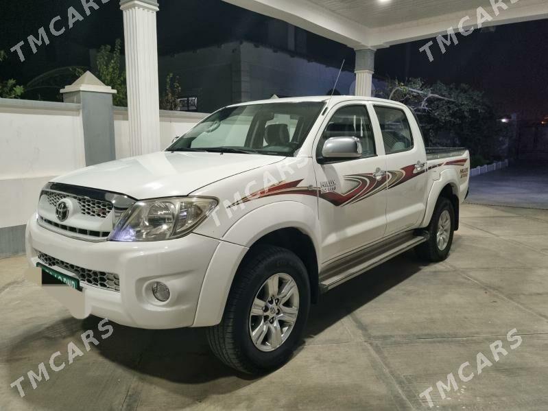 Toyota Hilux 2011 - 290 000 TMT - Балканабат - img 2