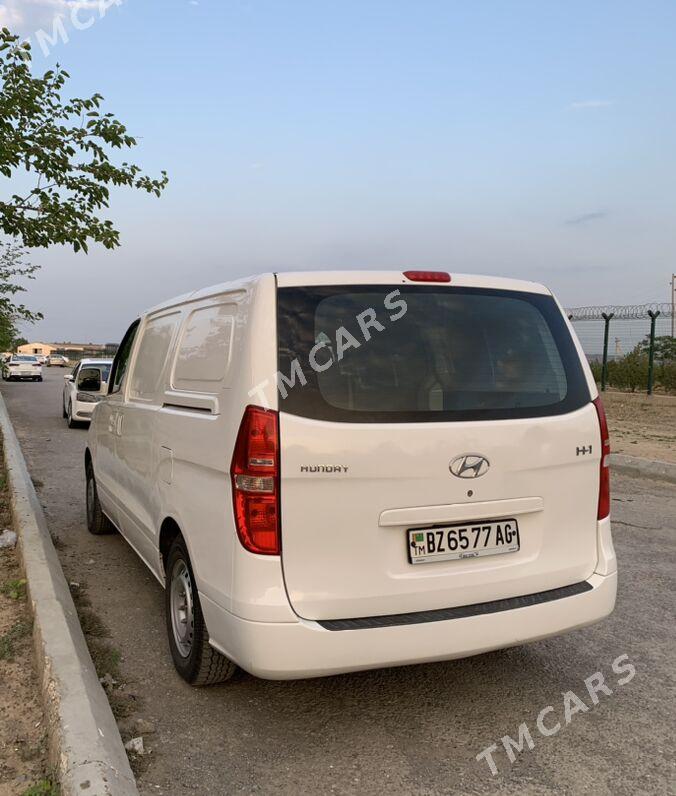 Hyundai H-1 2018 - 190 000 TMT - Büzmeýin - img 3