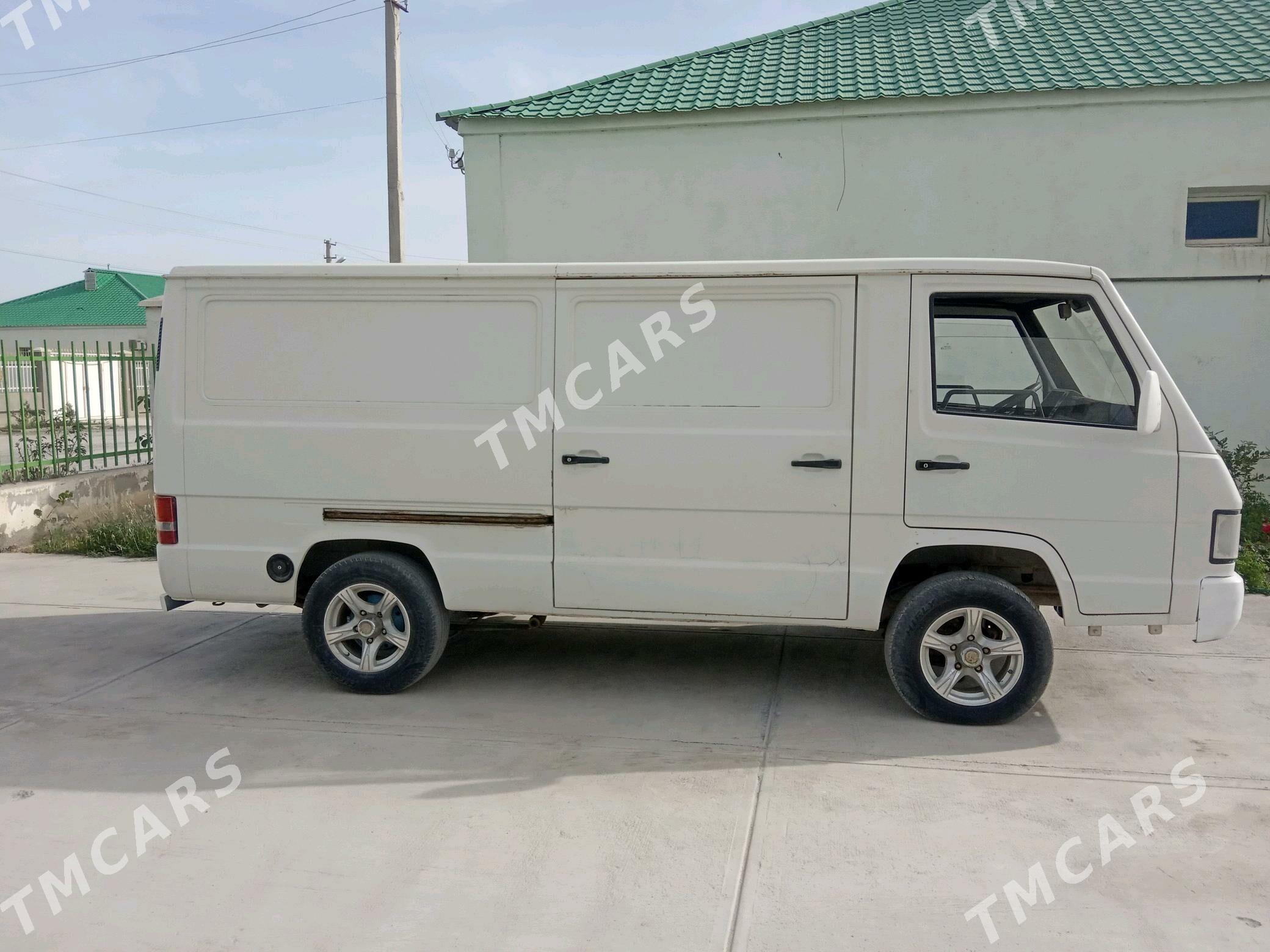 Mercedes-Benz 300D 1994 - 50 000 TMT - Aşgabat - img 2