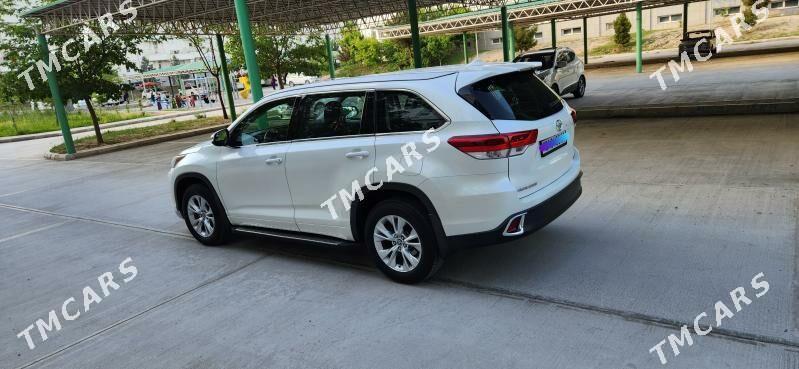 Toyota Highlander 2018 - 429 000 TMT - Кëши - img 6