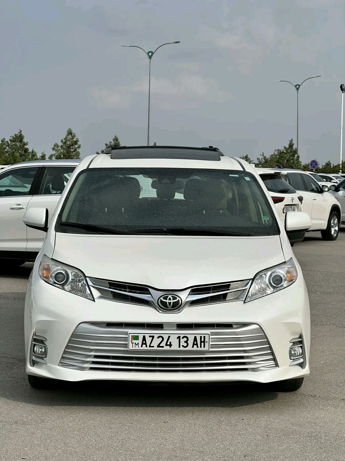 Toyota Sienna 2019 - 445 000 TMT - Aşgabat - img 9