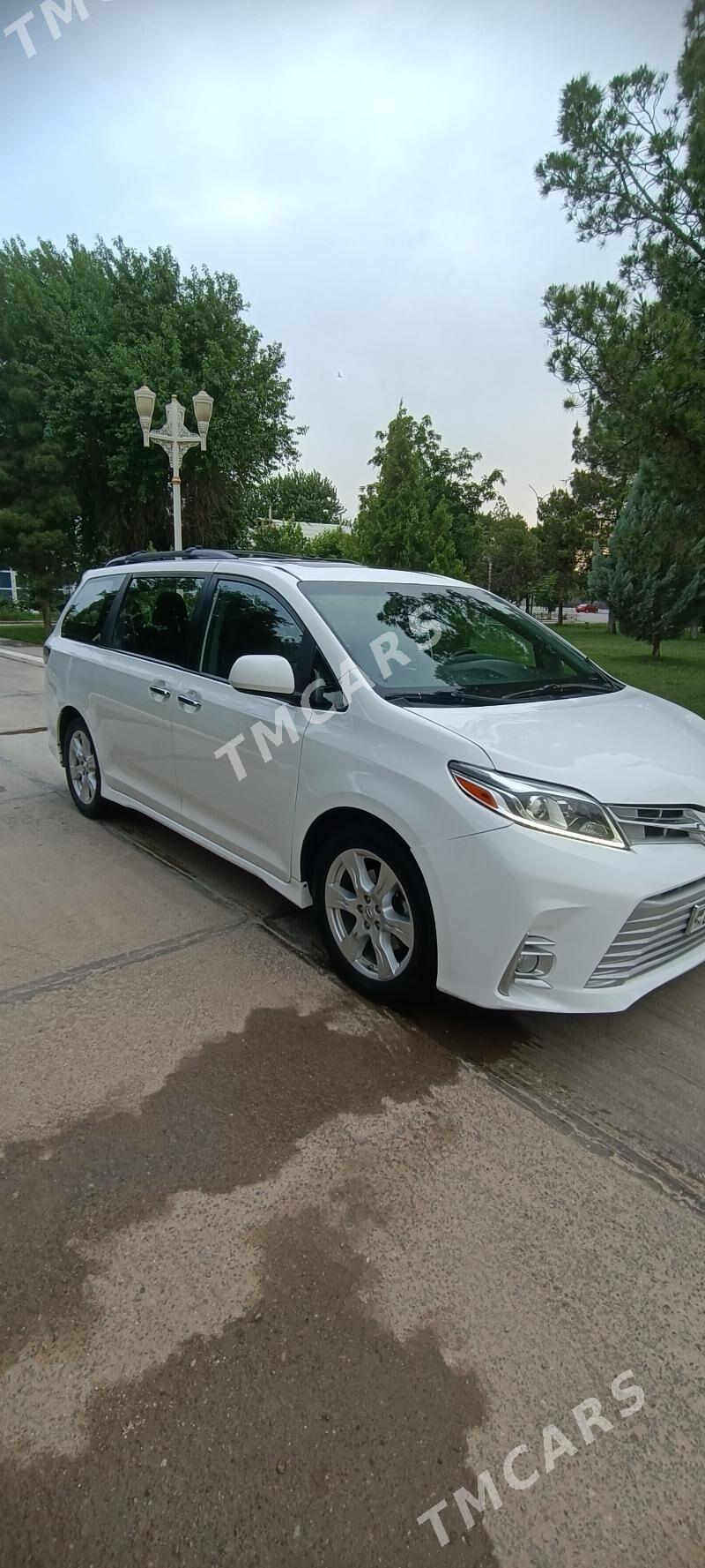 Toyota Sienna 2017 - 300 000 TMT - Mary - img 4